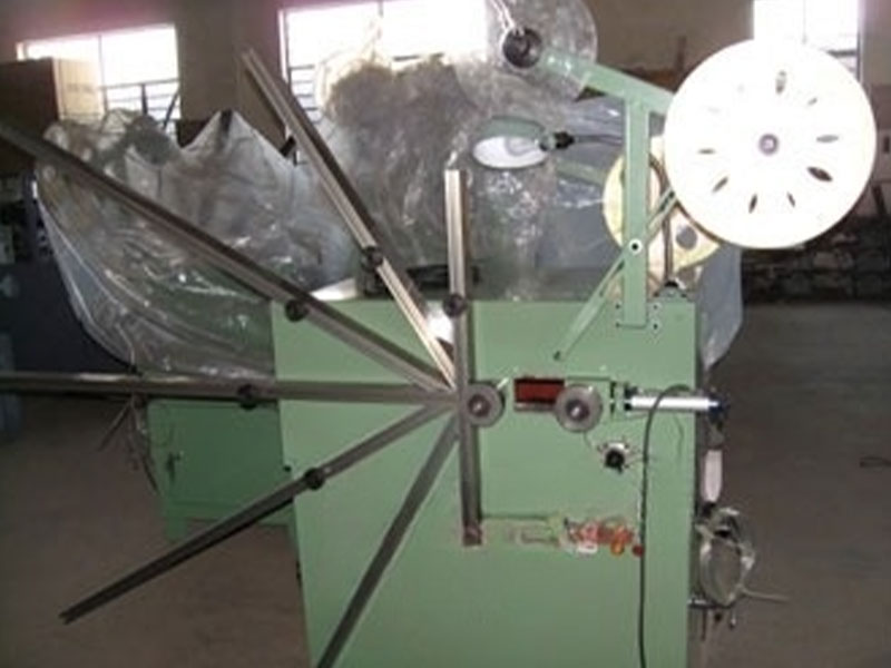 Máquina de bobinar automatizada de média escala