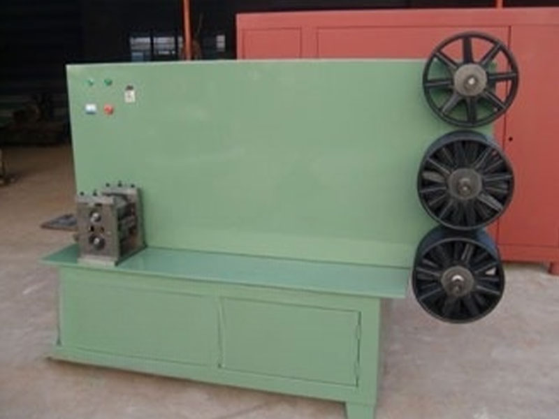 Máquina automática de abertura e desenrolamento de tiras